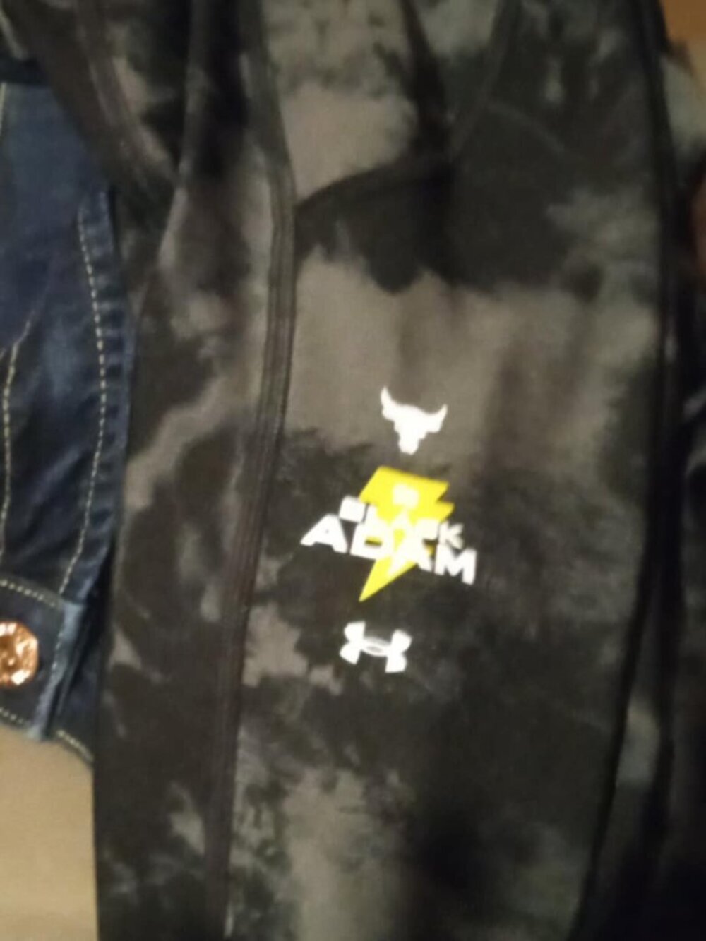 under armour compression leggings medium with black adam - Picture 2 of 3